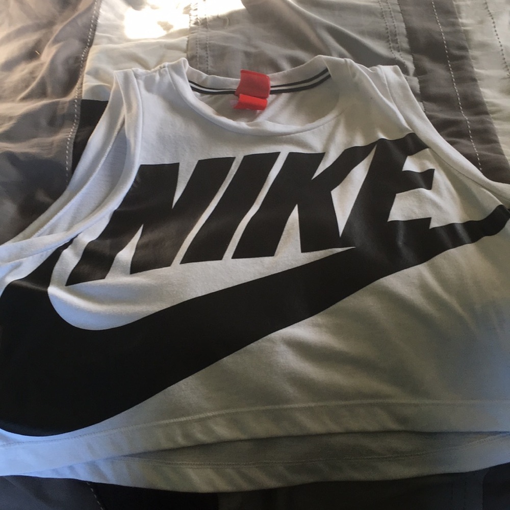 Nike Crop Top